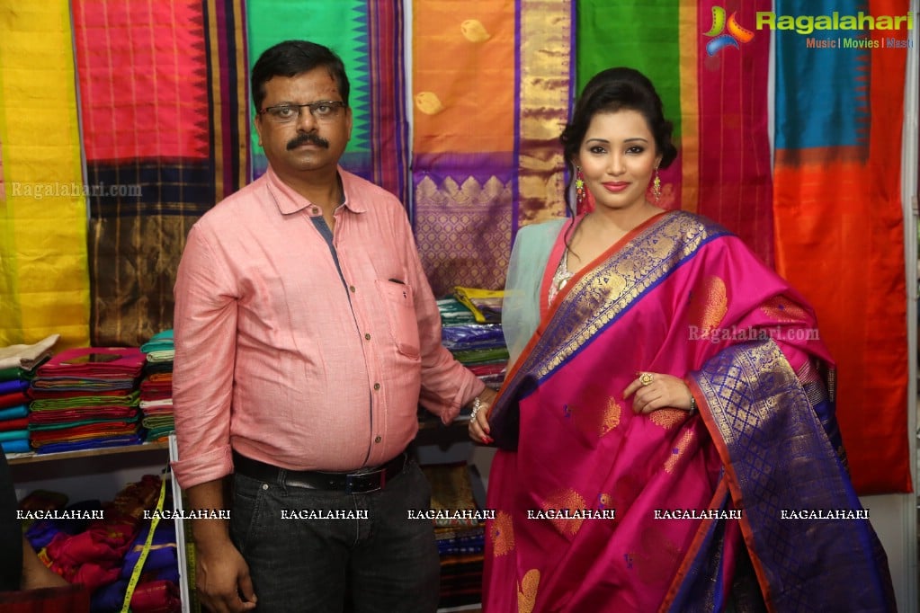 Ibra Khan launches National Silk Expo at Sri Satya Sai Nigamagamam