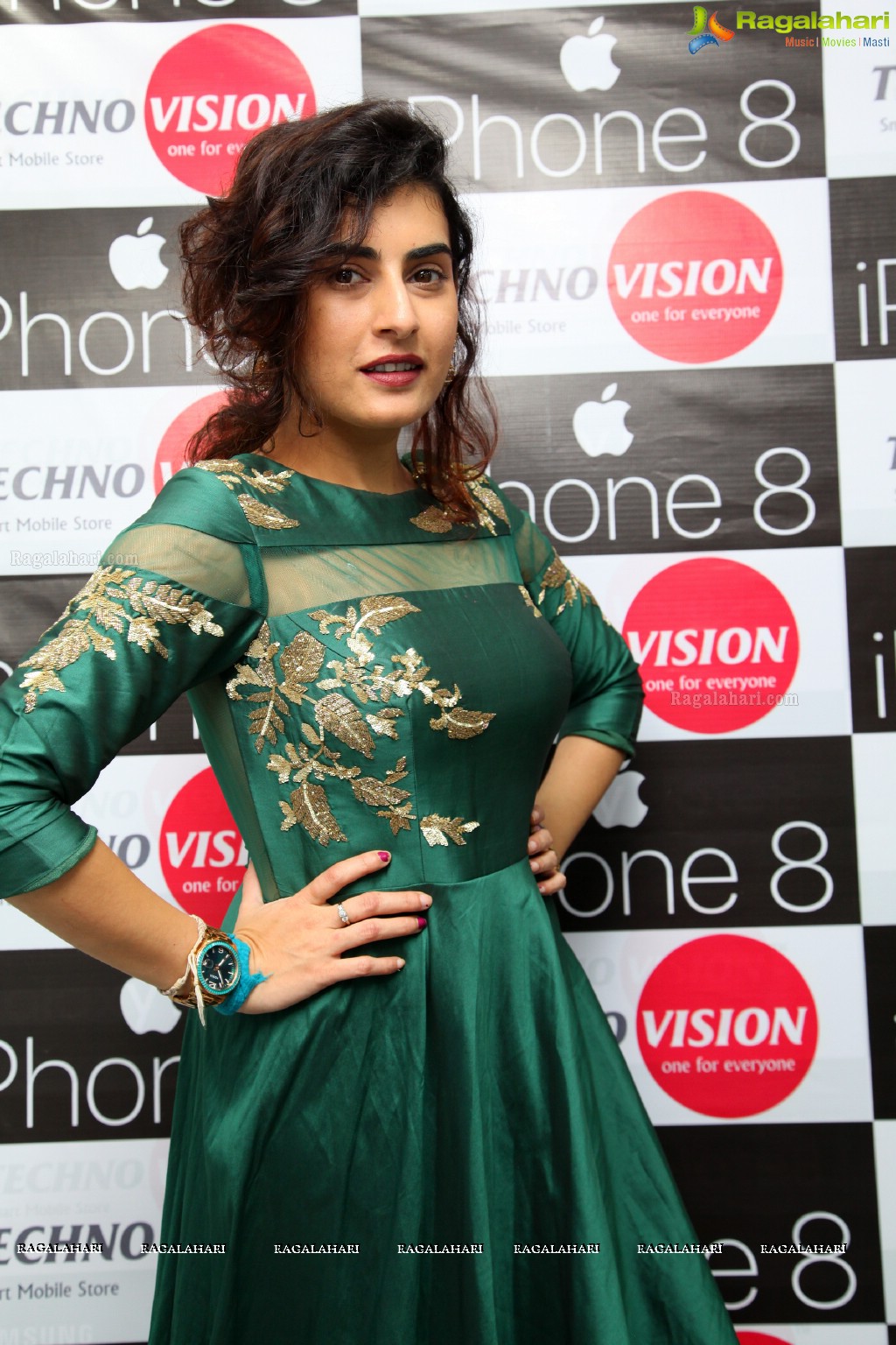 Archana Veda launches iPhone 8 at Technovision Mobiles