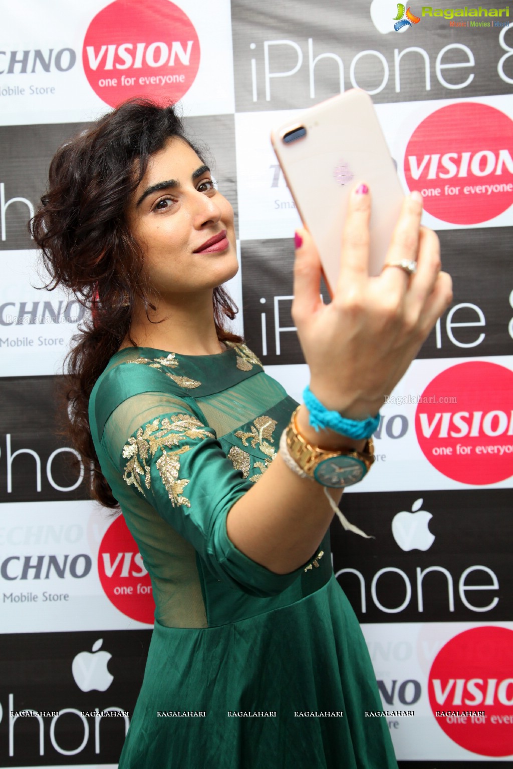 Archana Veda launches iPhone 8 at Technovision Mobiles