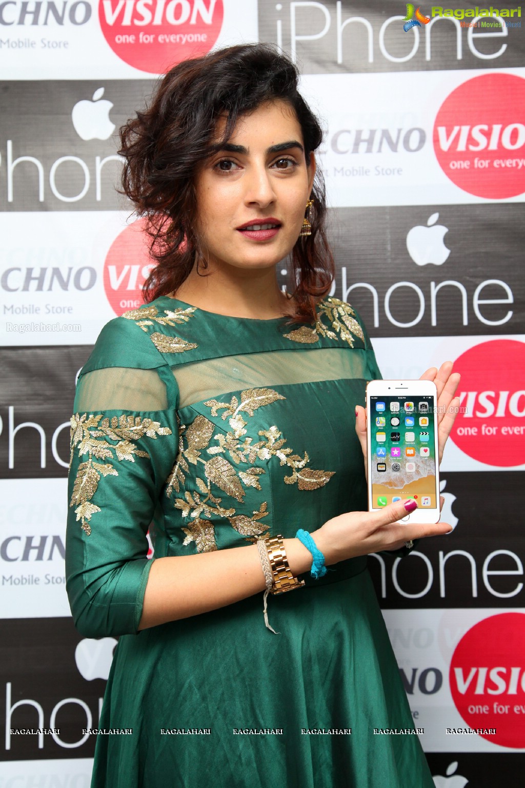 Archana Veda launches iPhone 8 at Technovision Mobiles