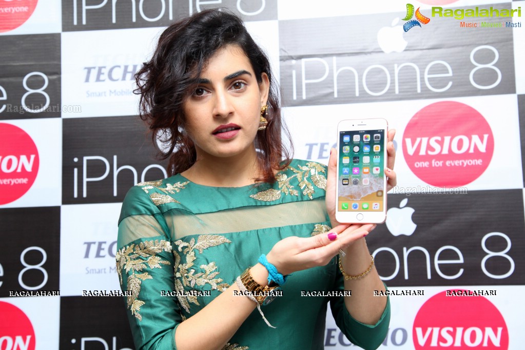 Archana Veda launches iPhone 8 at Technovision Mobiles