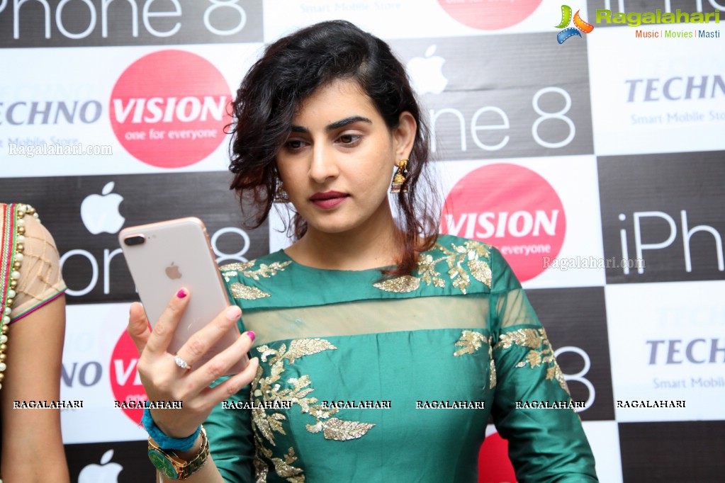 Archana Veda launches iPhone 8 at Technovision Mobiles