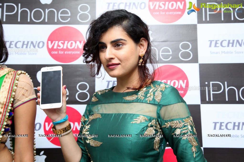 Archana Veda launches iPhone 8 at Technovision Mobiles