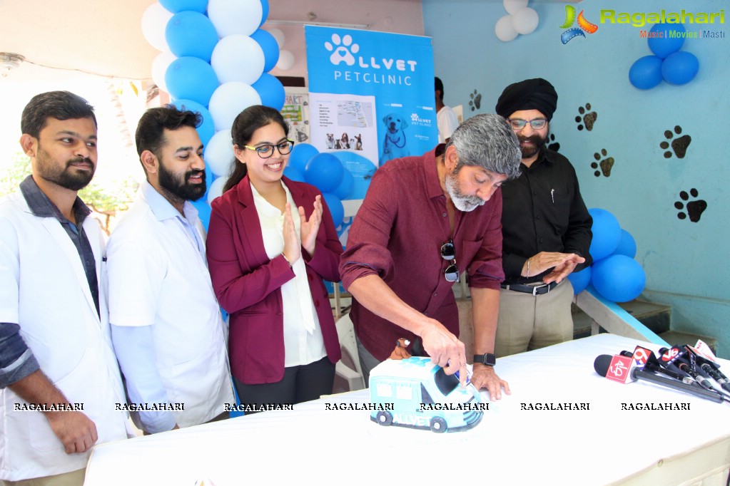 Jagapathi Babu launches Allvet Pet Clinic at Road #2, Banjara Hills, Hyderabad