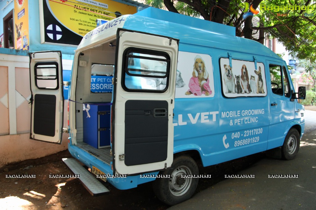 Jagapathi Babu launches Allvet Pet Clinic at Road #2, Banjara Hills, Hyderabad