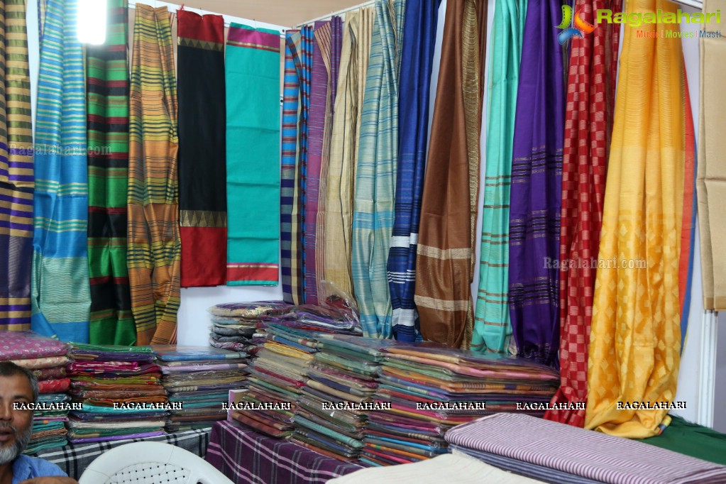 Kala Silk Handloom Expo Launch at Sri Satya Sai Nigamagamam