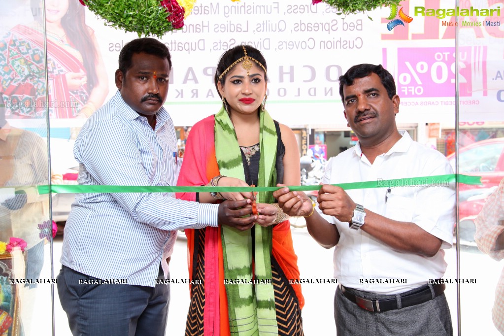 Madhulanga Das launches Pochampally IKAT Art Mela