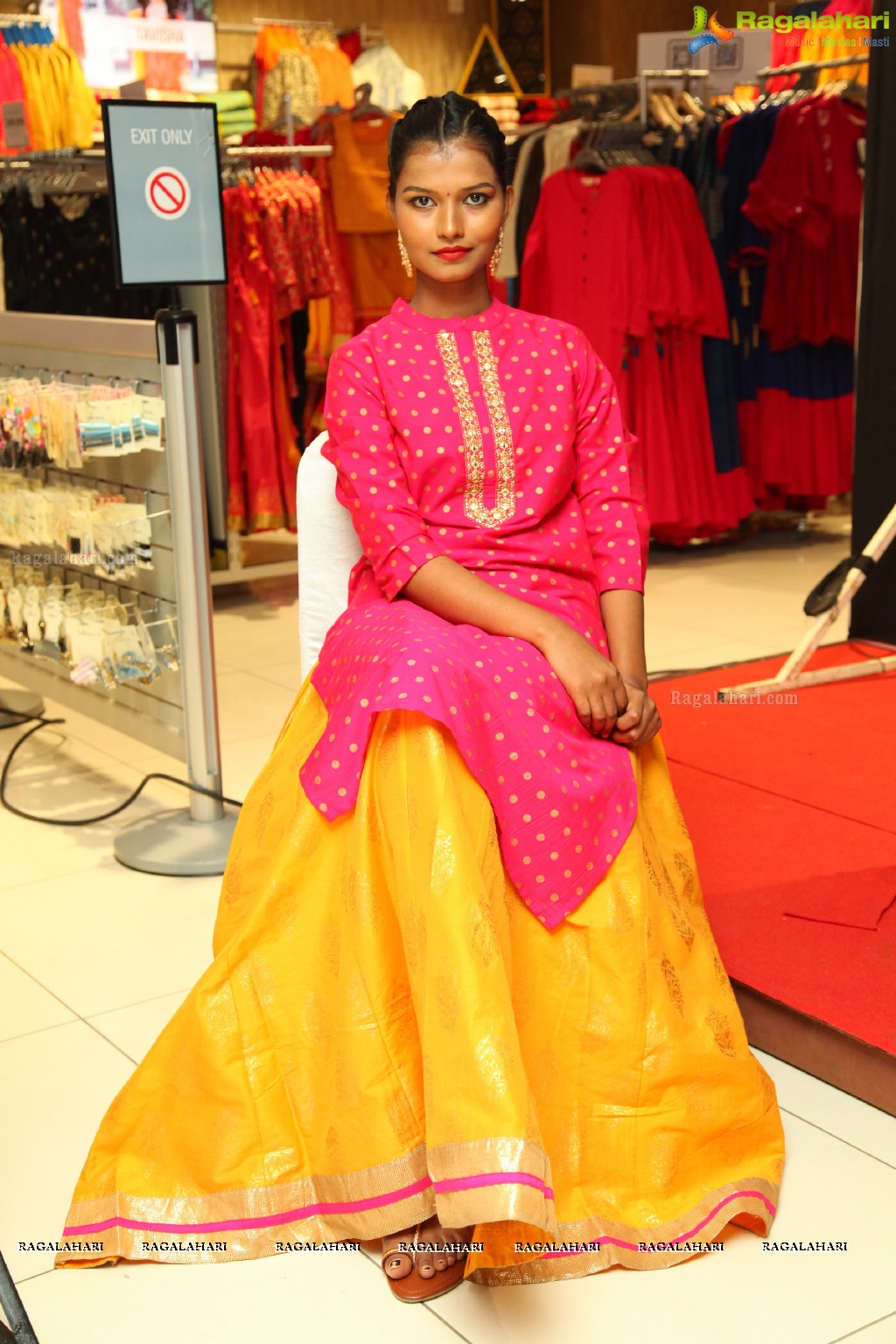 MAX Fashion India Festive Collection Launch by Rashmi Gautam at MAX Store, Himayatnagar