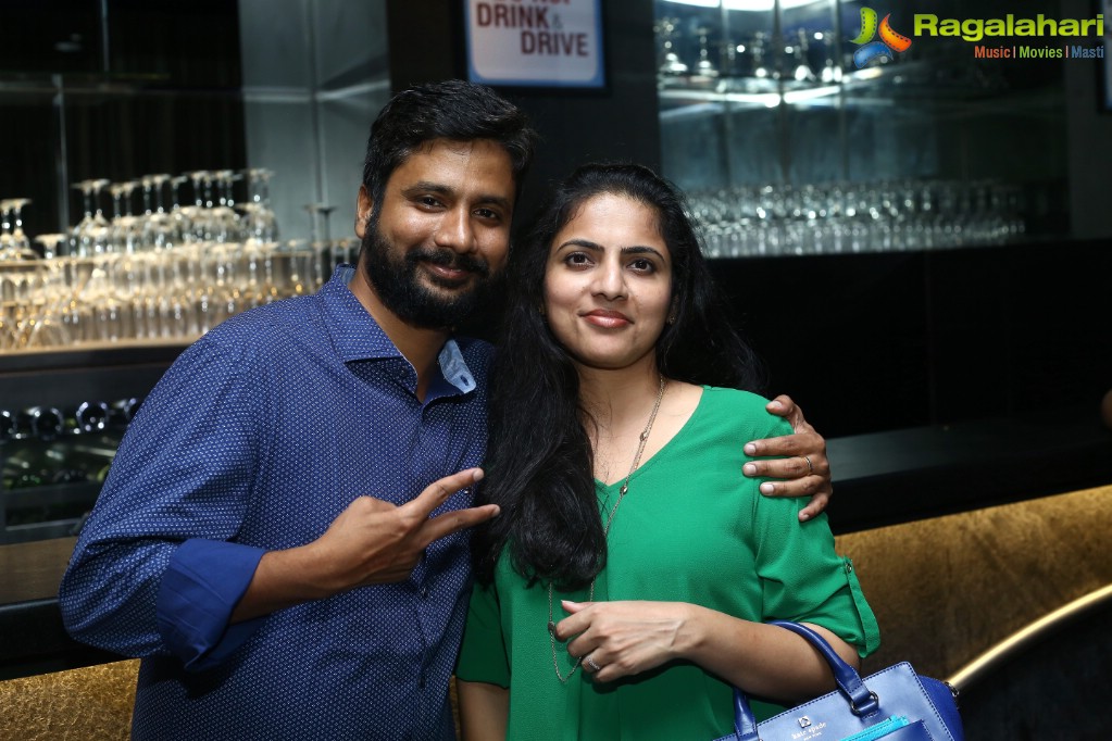 An Evening of Laughter at IQ Lounge Bar, Mercure Hyderabad KCP