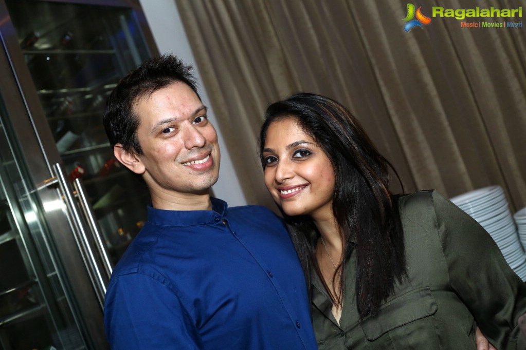 An Evening of Laughter at IQ Lounge Bar, Mercure Hyderabad KCP