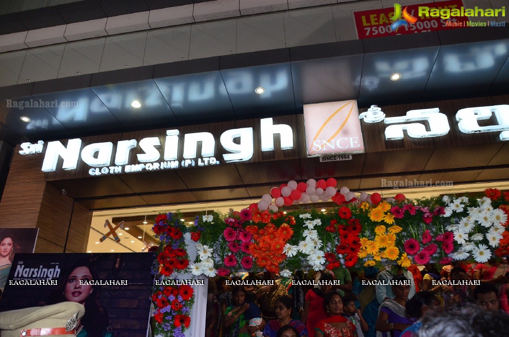 Tamannaah Bhatia launches Joh Rivaaj Exclusive Lounge at Narsingh Cloth Emporium, LB Nagar