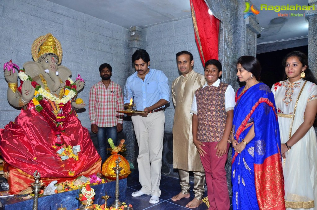 Pawan Kalyan visited Andhra Prabha Hyderabad Office for Ganapathi Pooja