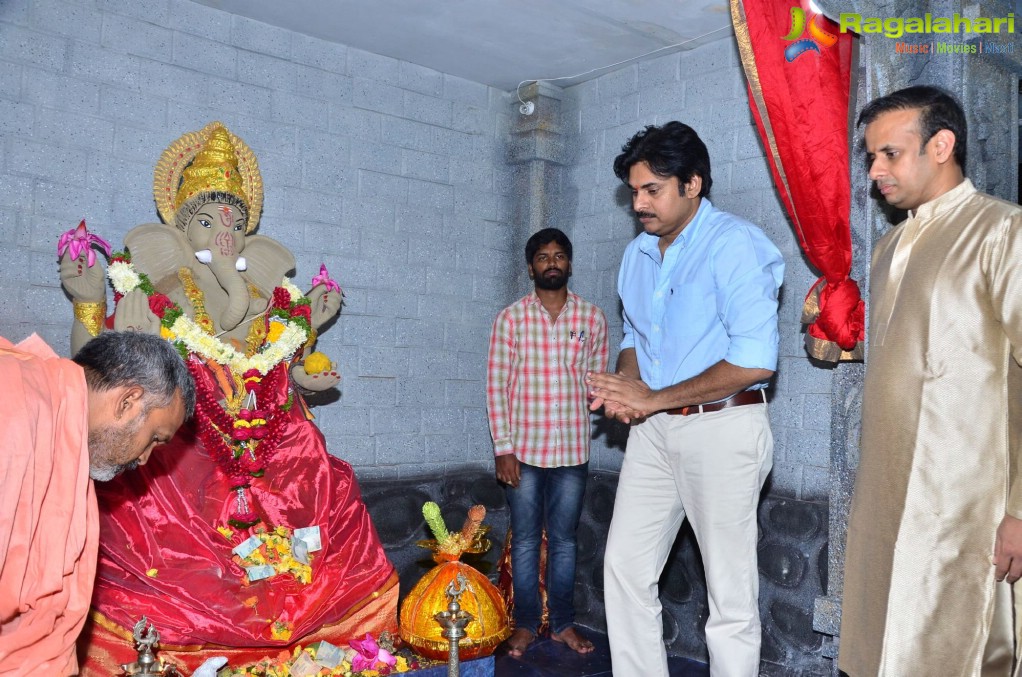 Pawan Kalyan visited Andhra Prabha Hyderabad Office for Ganapathi Pooja