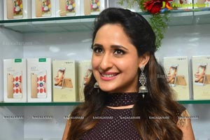 Pragya Jaiswal Launches 30th BNEW Mobile Store