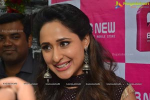 Pragya Jaiswal Launches 30th BNEW Mobile Store