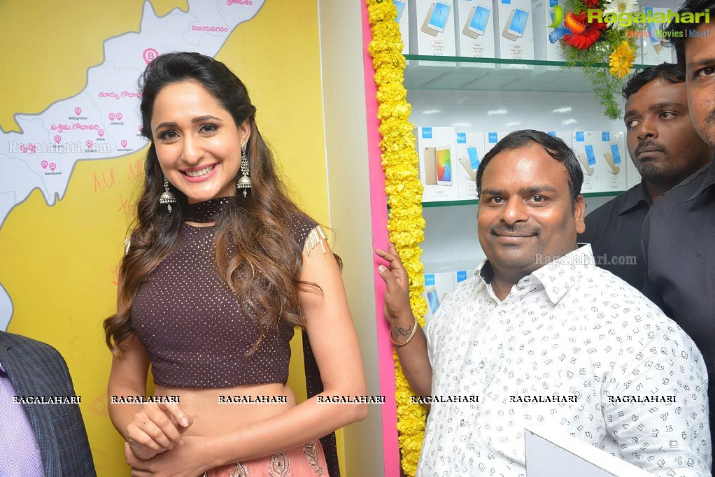 Pragya Jaiswal Launches BNEW Mobile Store At Gajuwaka In Vizag 