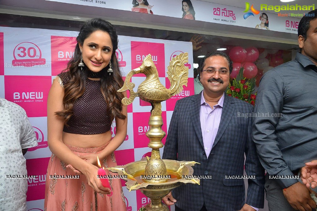 Pragya Jaiswal Launches BNEW Mobile Store At Gajuwaka In Vizag 