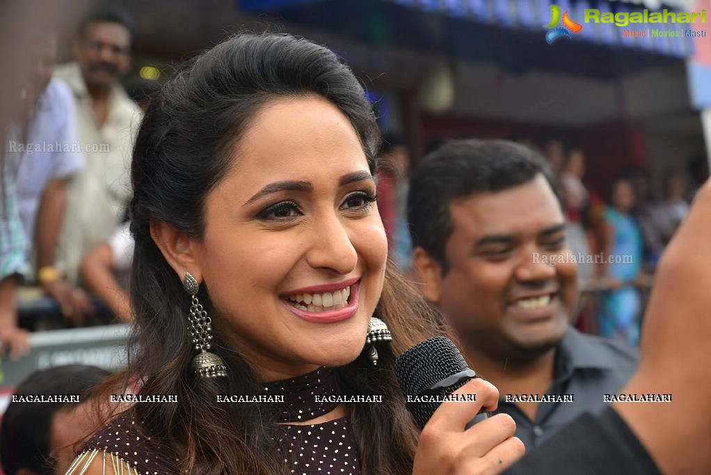 Pragya Jaiswal Launches BNEW Mobile Store At Gajuwaka In Vizag 