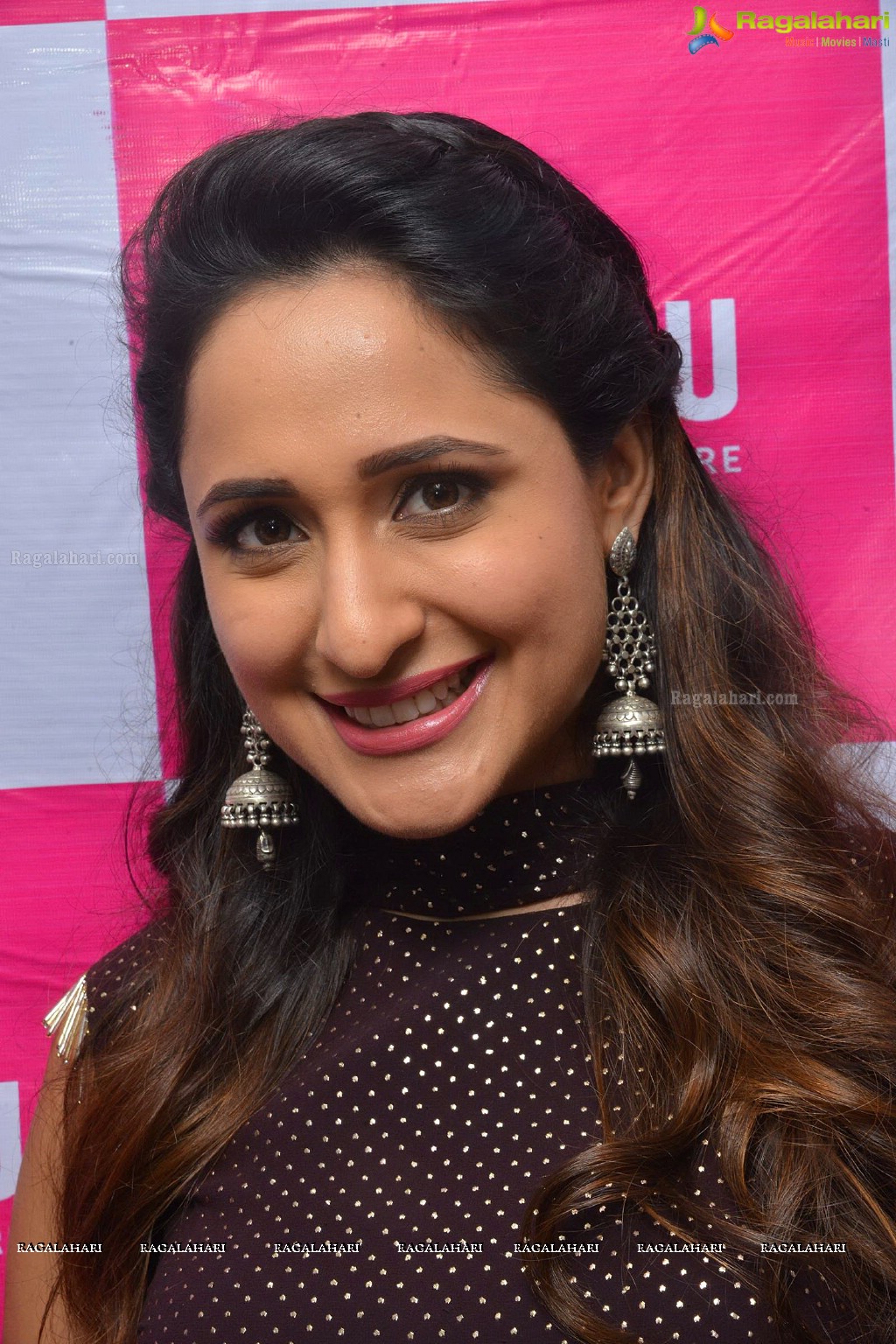 Pragya Jaiswal Launches BNEW Mobile Store At Gajuwaka In Vizag 