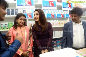 Raashi Khanna Big C Mobile Store