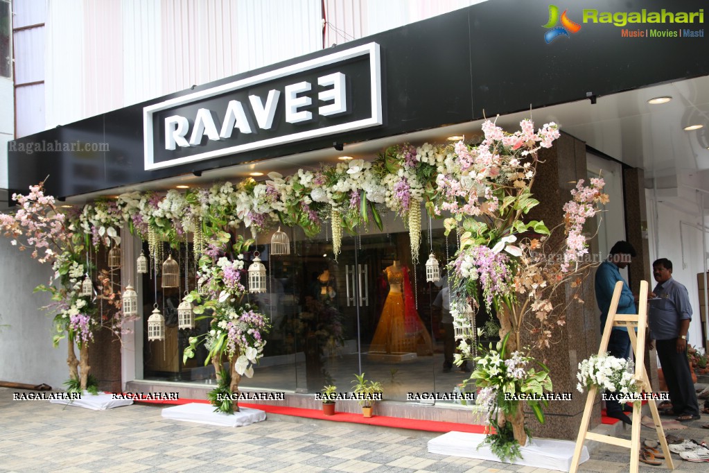 Grand Launch of Raavee at Labbipet, Vijayawada