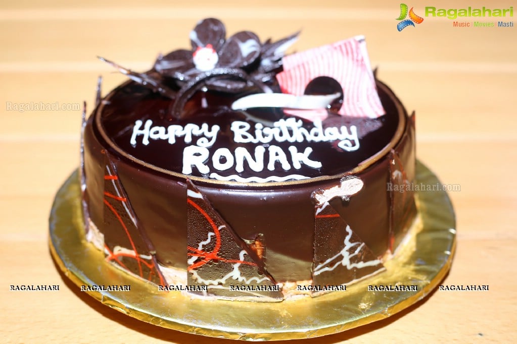 Sushila Bokadiya's Son Ronak's Birthday Bash at Karma