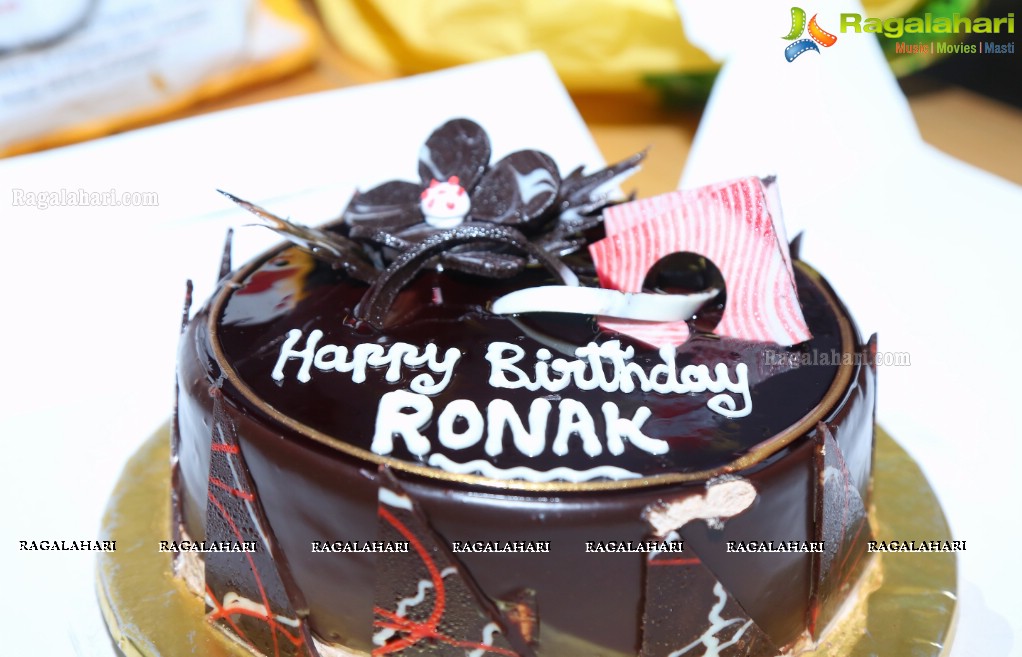 Sushila Bokadiya's Son Ronak's Birthday Bash at Karma