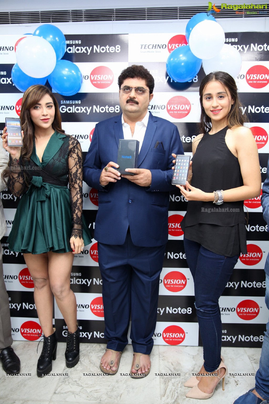 Angela Krislinzki and Simrath Juneja launches Samsung Galaxy Note 8 at Technovision Mobiles