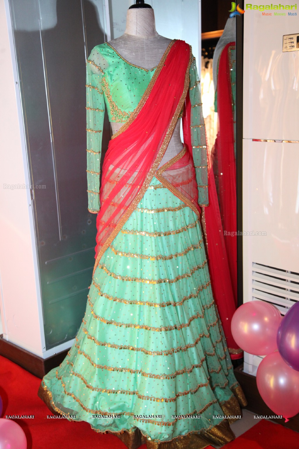 Sushmita Sen launches Sashi Vangapalli Store, Hyderabad