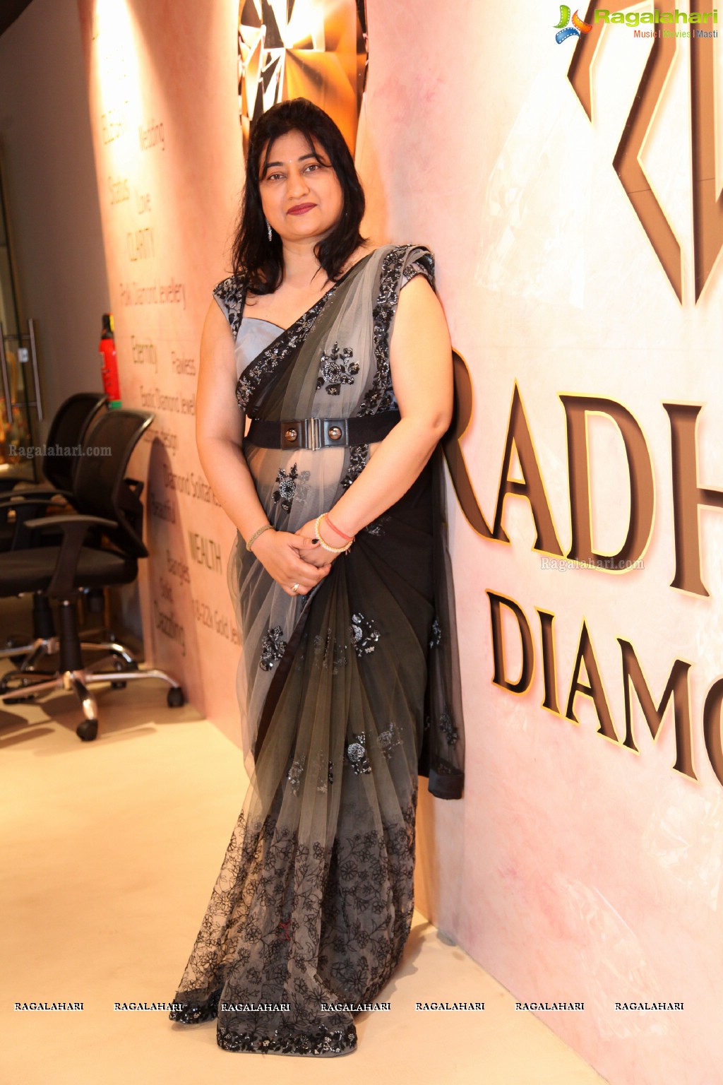 Sushmita Sen launches Sashi Vangapalli Store, Hyderabad