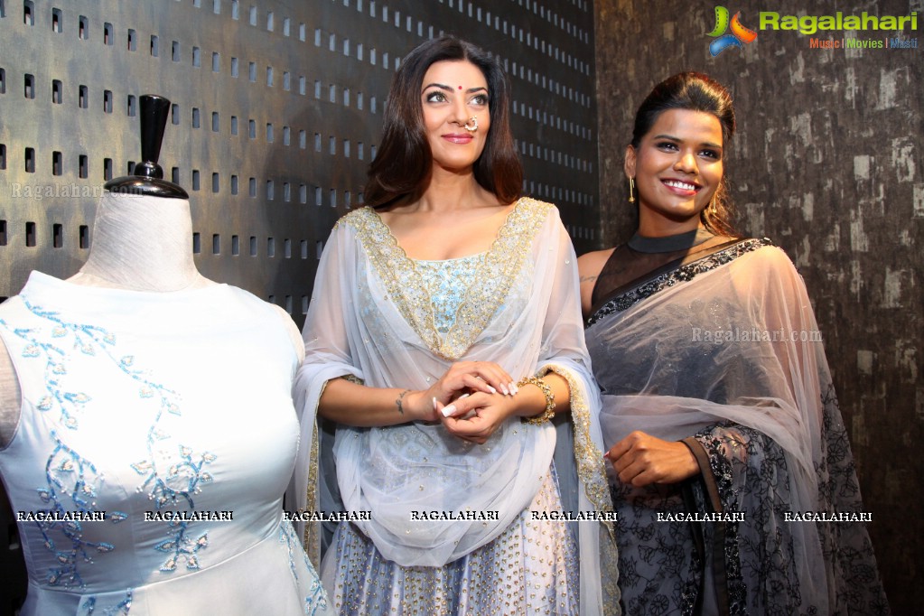 Sushmita Sen launches Sashi Vangapalli Store, Hyderabad