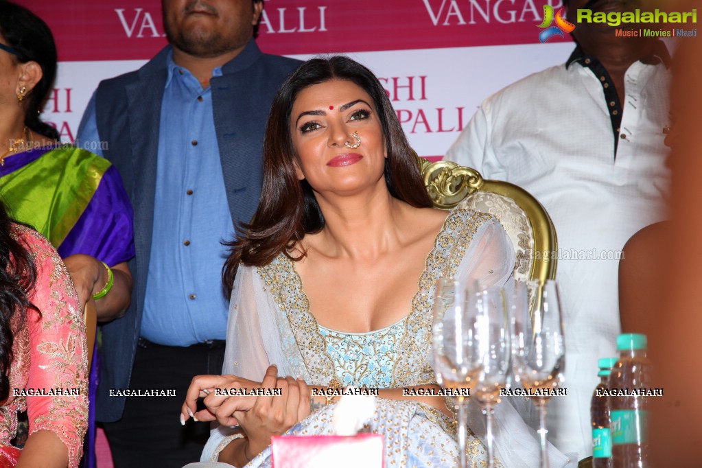 Sushmita Sen launches Sashi Vangapalli Store, Hyderabad