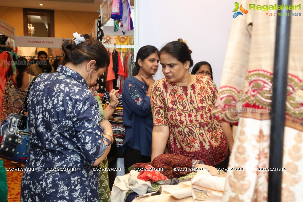 Satvi Lingala inaugurates Akritti Elite Exhibition & Sale (September 2017) at Taj Deccan, Hyderabad