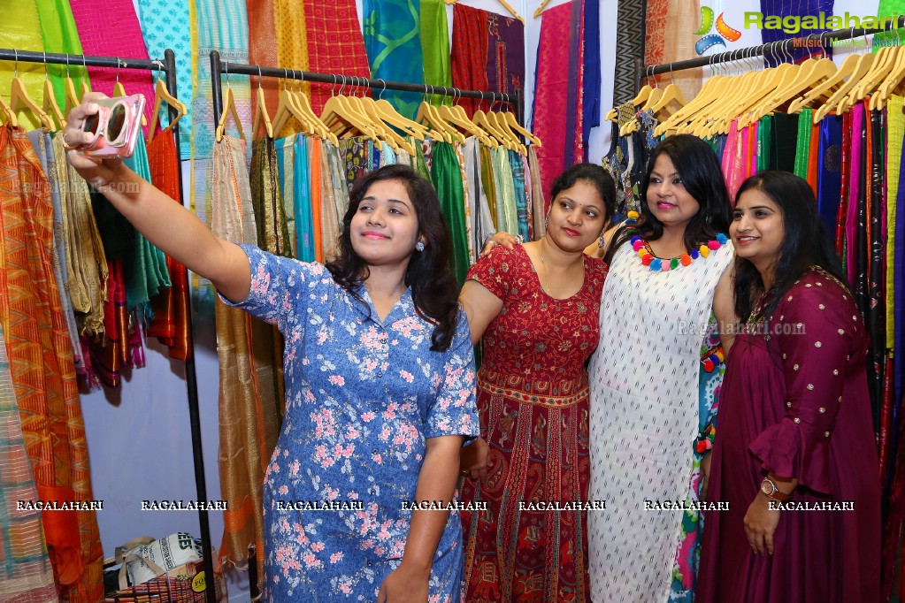 Satvi Lingala inaugurates Akritti Elite Exhibition & Sale (September 2017) at Taj Deccan, Hyderabad