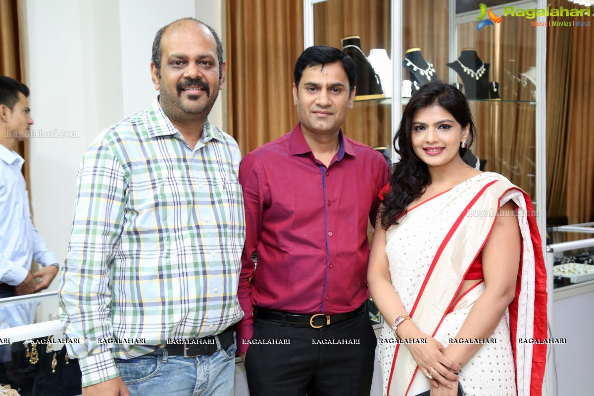 Diamond and Uncut Polki Jewellery Showcase by Shalini Modani at Jubilee Hills International Centre