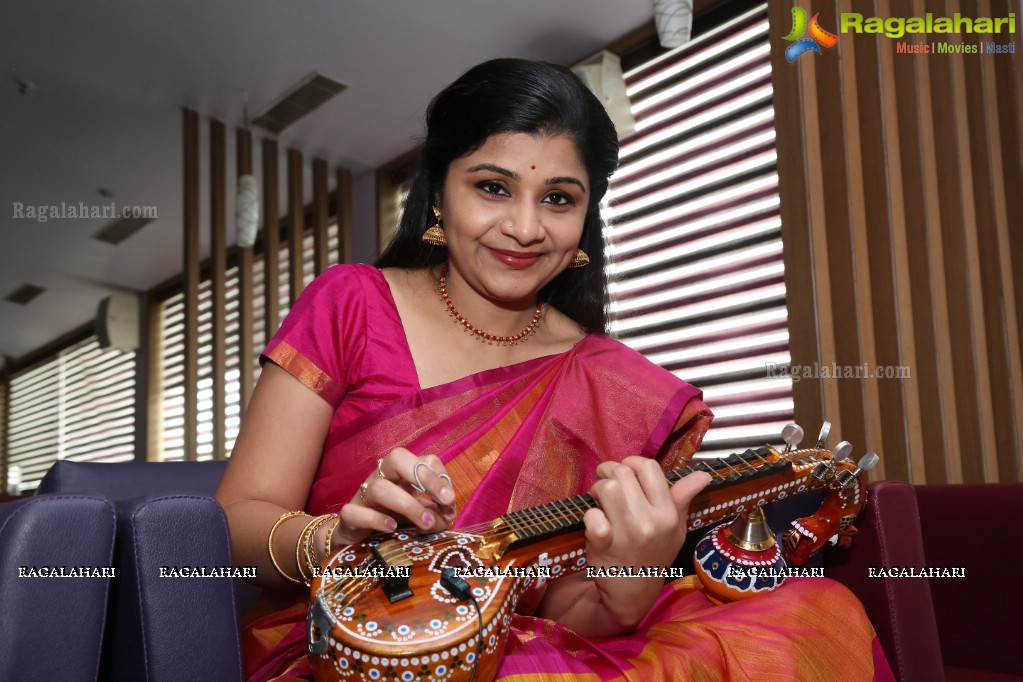 World Record Attempt by Veena Srivani Parankusham at Daspalla Hotel