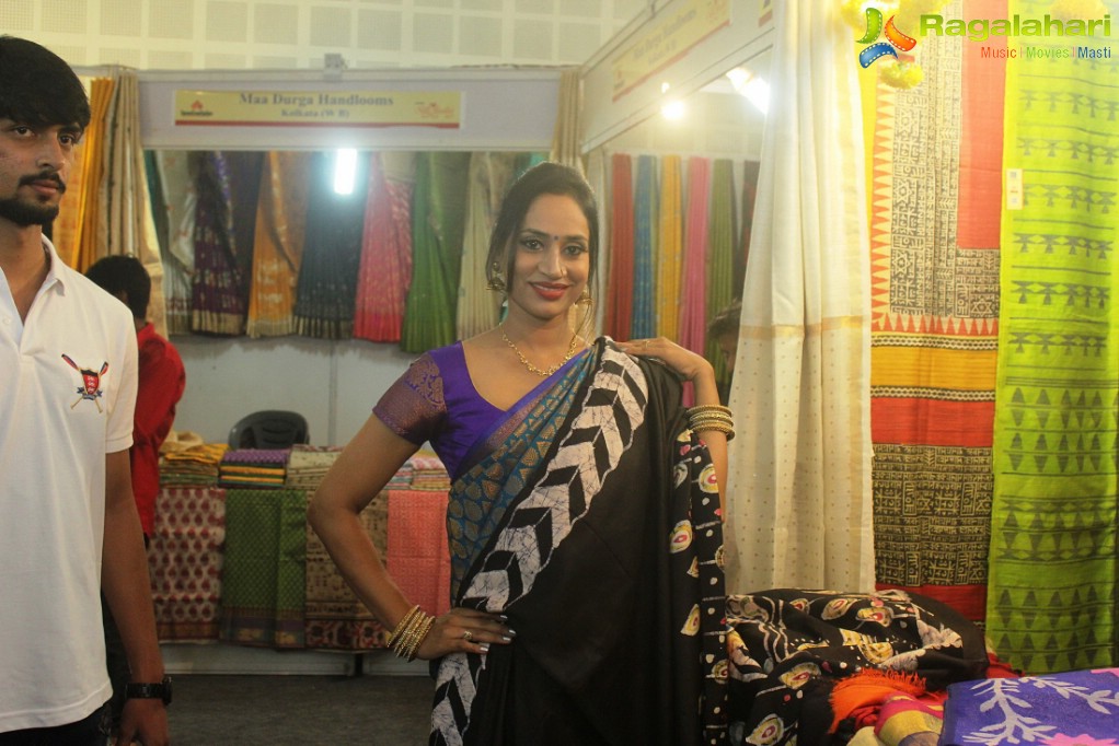 Mrs Goa Samiksha Launches Silk India Expo at Goa