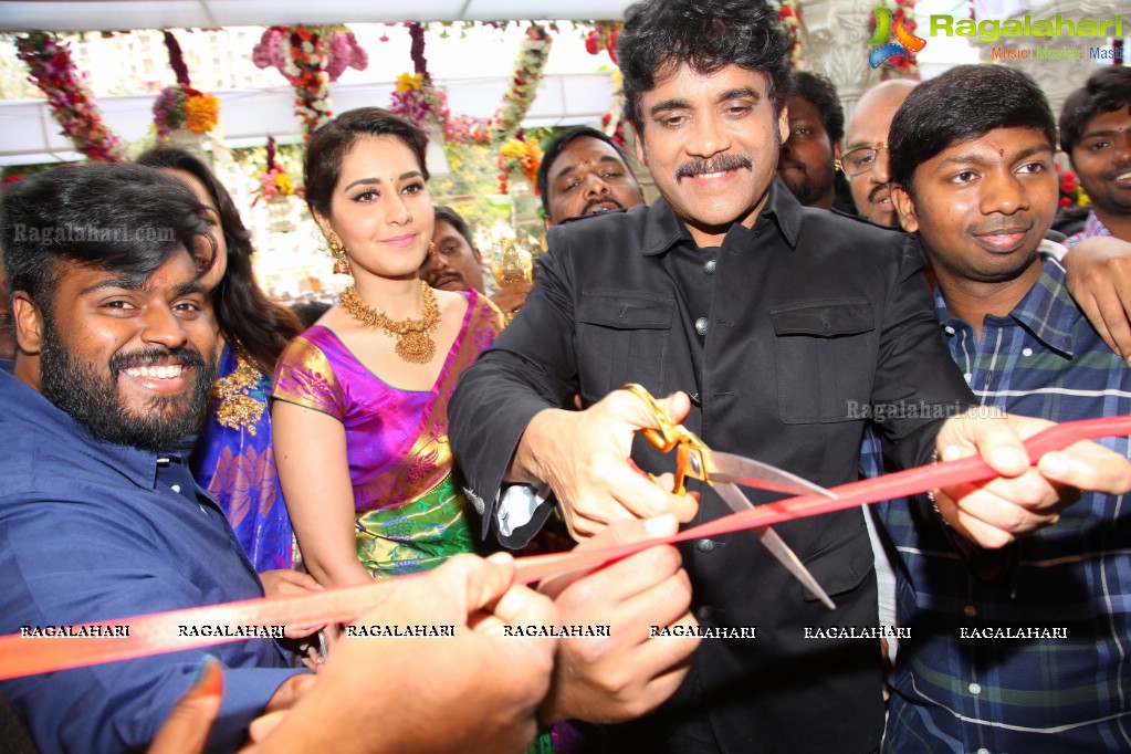 Akkineni Nagarjuna launches South India Shopping Mall at Madinaguda