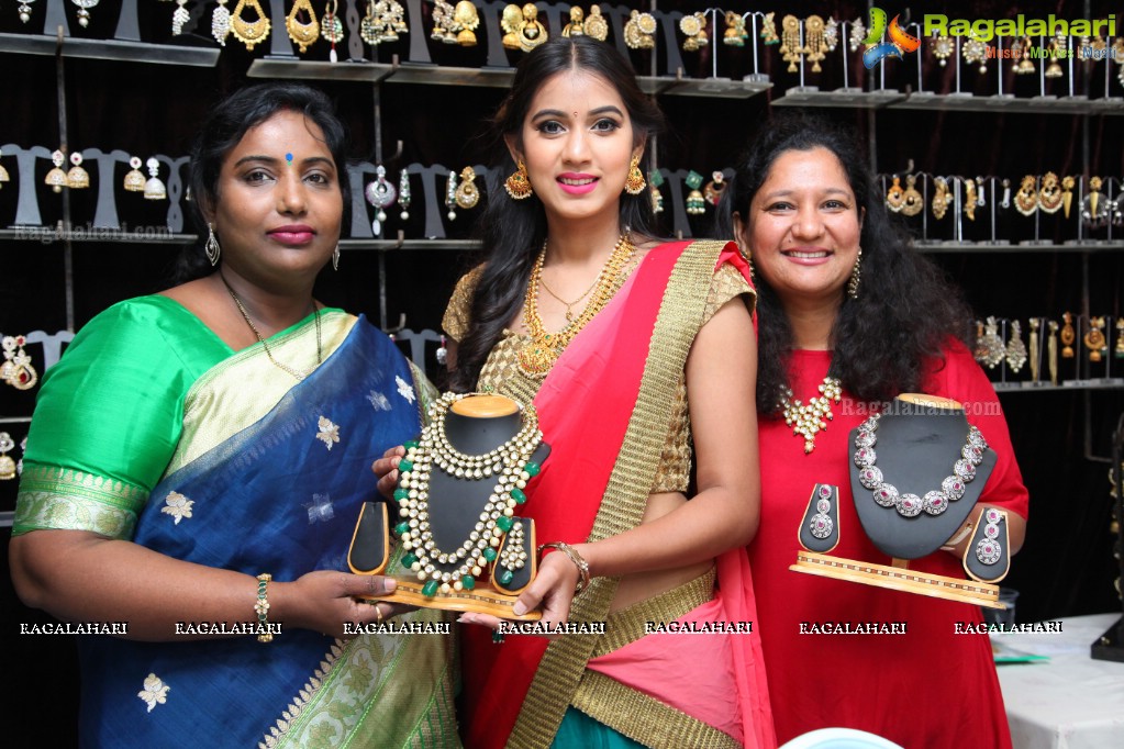 Neelya Bhavani launches Trendz Vivah Exhibition at Taj Krishna