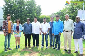 Nuvvenduku Nachave Sailaja Muhurat