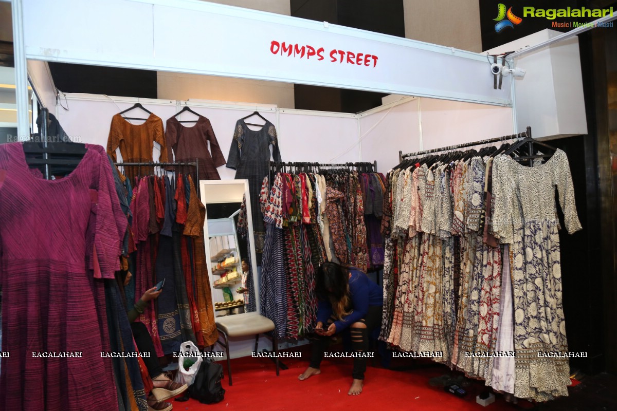 Mithuna Valiya launches Akriti Elite Exhibition and Sale at Park Hyatt