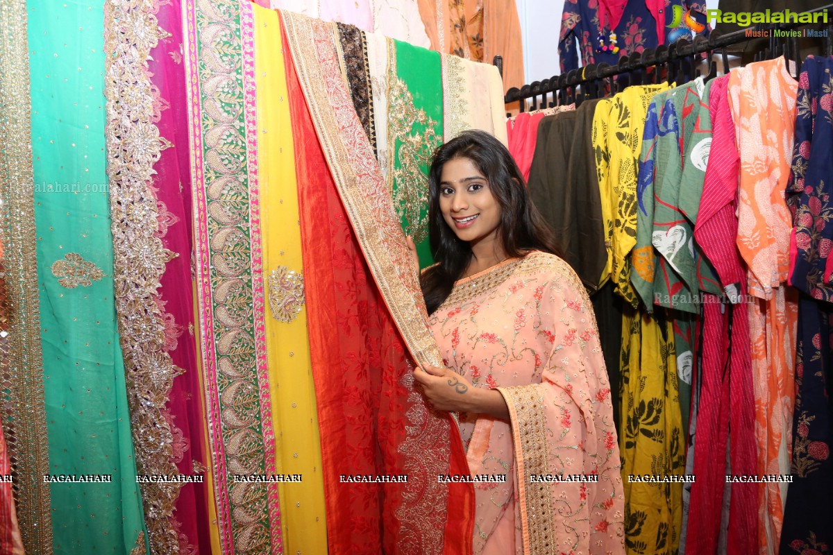 Mithuna Valiya launches Akriti Elite Exhibition and Sale at Park Hyatt