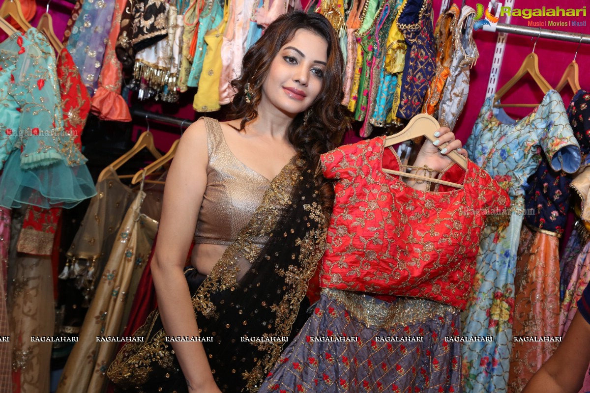 Diksha Panth launches Desire Designer Exhibition at N Convention