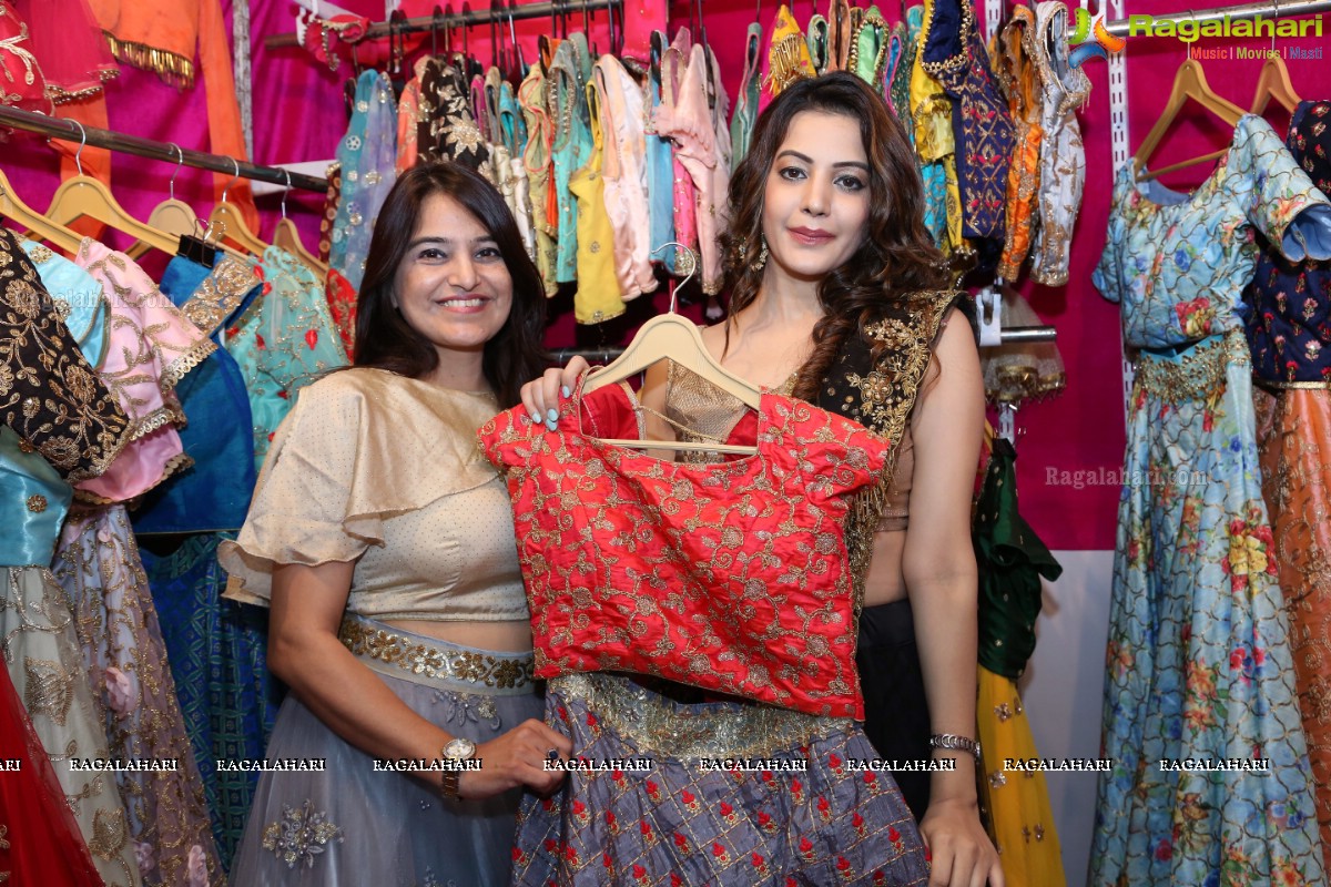 Diksha Panth launches Desire Designer Exhibition at N Convention