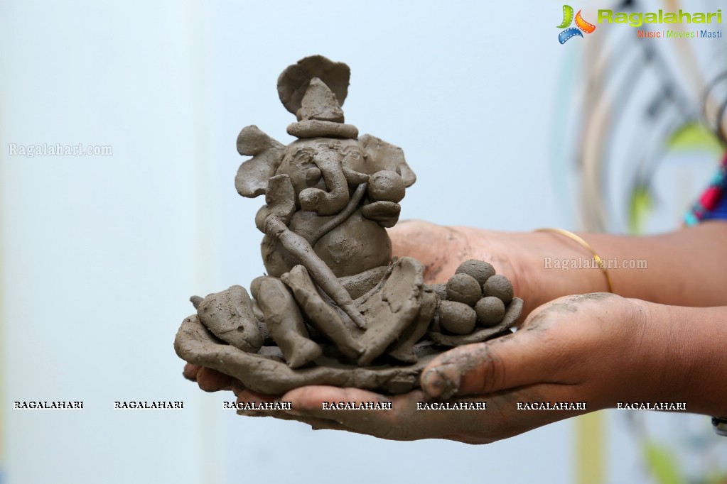 Saahaya Foundation Ganesh Idol Workshop at VSL Visual International Art Gallery, Hyderabad