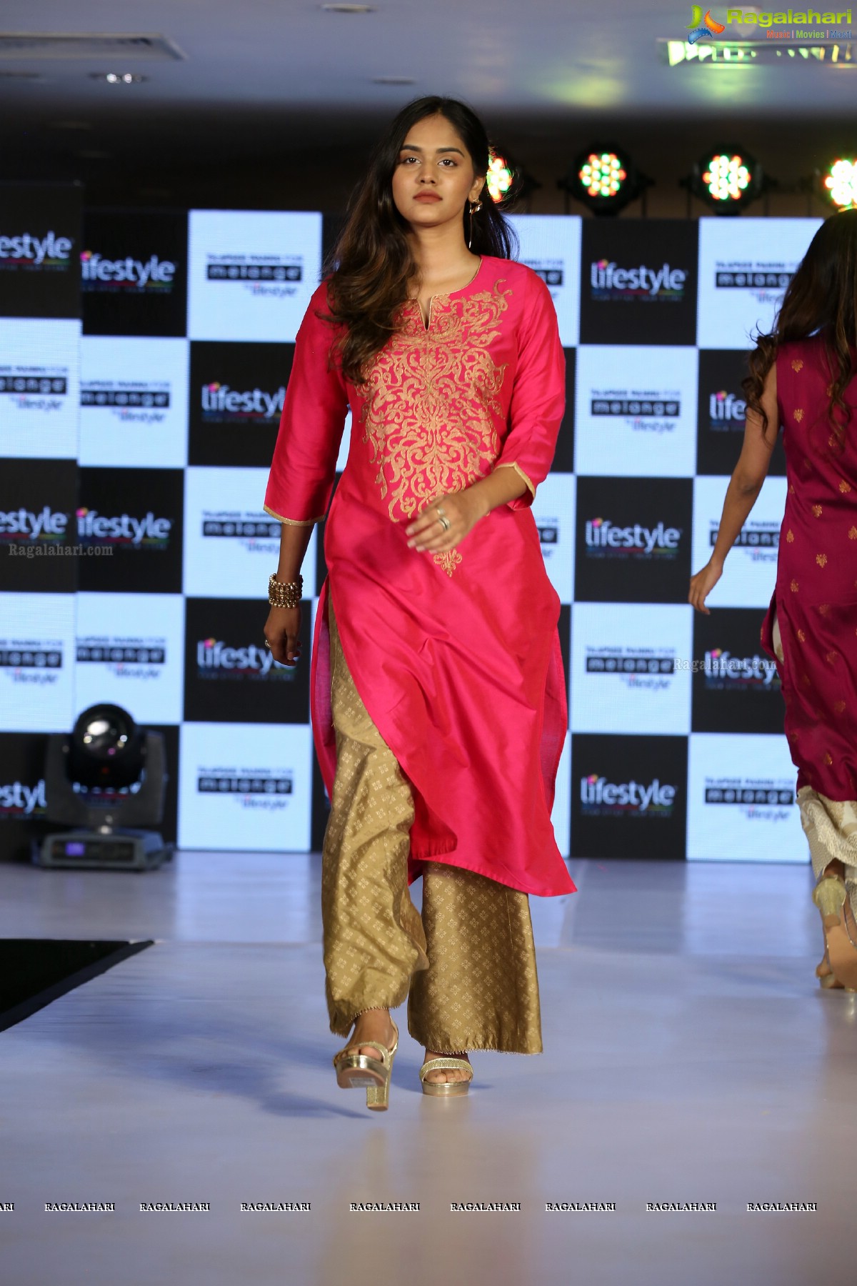 Taapsee Pannu inaugurates Lifestyle Festive Collection 2018