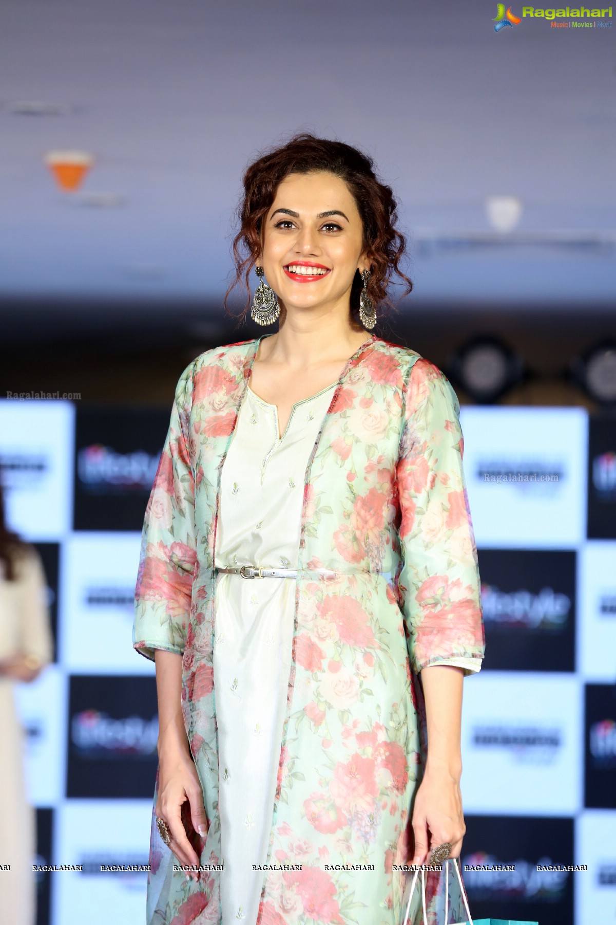 Taapsee Pannu inaugurates Lifestyle Festive Collection 2018