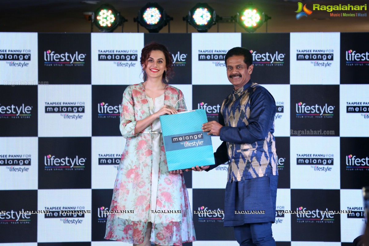 Taapsee Pannu inaugurates Lifestyle Festive Collection 2018