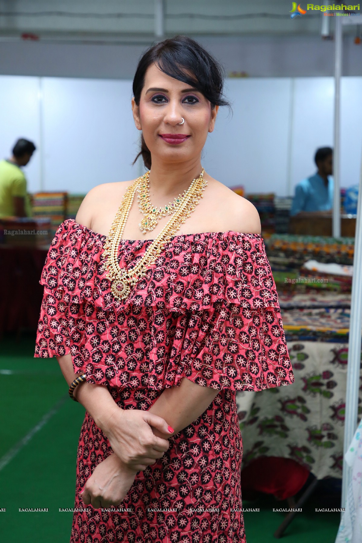 Ruchika Sharma launches Silk & Cotton Expo at Sri Satya Sai Nigamagamam