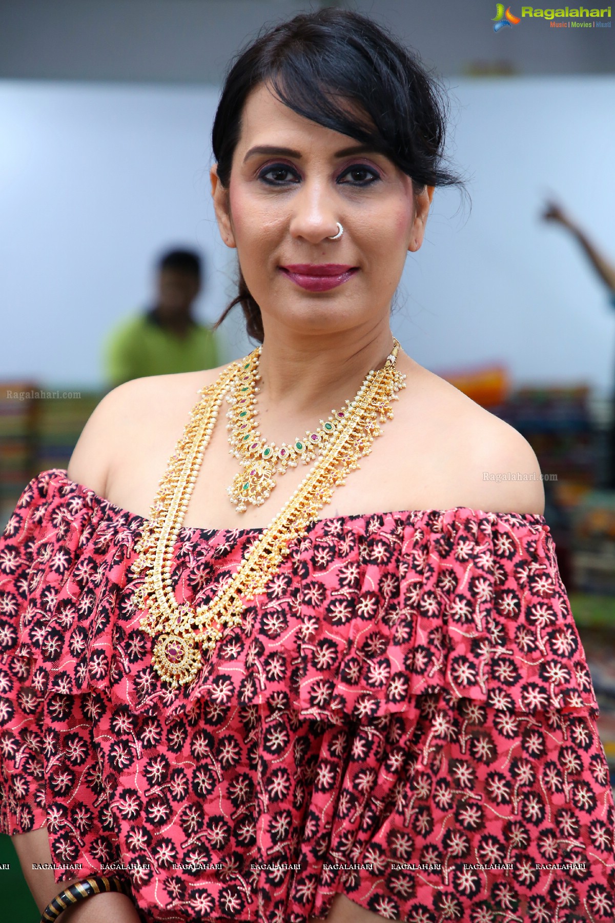 Ruchika Sharma launches Silk & Cotton Expo at Sri Satya Sai Nigamagamam